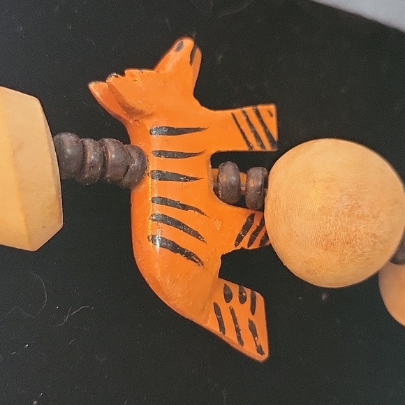 Vintage Wooden Tiger Necklace - Picture 6 of 7